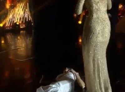 Hoa hậu Hòa bình Quốc tế té ngất xỉu khi đăng quang
