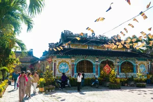 Đầu xuân hành hương về ngôi chùa cổ ở Sa Đéc
