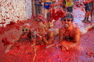 LỄ HỘI LA TOMATINA - "TRẬN CHIẾN CÀ CHUA" NÁO NHIỆT NHẤT THẾ GIỚI TẠI TÂY BAN NHA