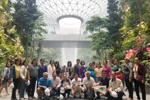 Chào mừng đoàn Đại học Cần Thơ tham quan Singapore-Malaysia 16-7