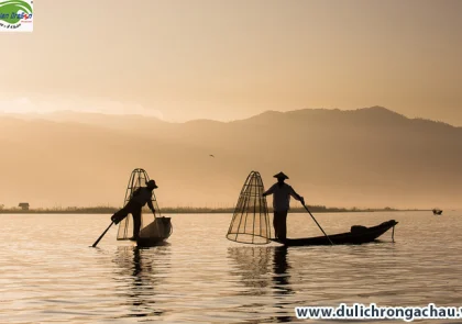 Nghệ thuật chèo thuyền một chân trên hồ Inle