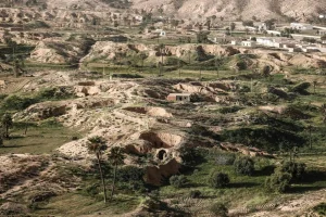 MATMATA - NGÔI LÀNG DƯỚI LÒNG ĐẤT GIỮA SA MẠC TUNISIA: NƠI THỜI GIAN LẶNG IM