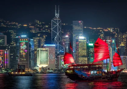 CẢNG VICTORIA - TRÁI TIM LẤP LÁNH CỦA HONGKONG